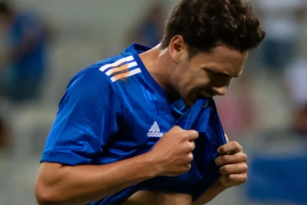 Troca que custou caro: Cruzeiro vê Maurício na Copa após negociação polêmica