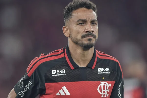 Danilo rasga elogios ao Flamengo: ‘Maior do Brasil com 50 milhões de torcedores’