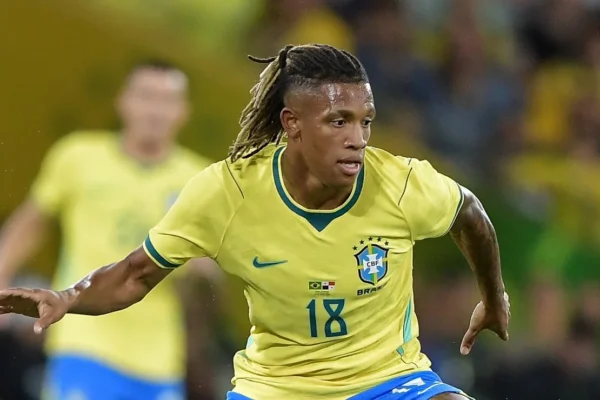 Mengão oferece salário de R$ 1,8 milhão para tirar Danilo do Botafogo