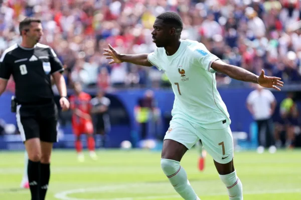 Dembélé iguala Mbappé e Fontaine em feito raro pela França na Copa