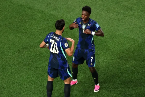 Vini Jr. e Paquetá: A dupla do Flamengo que brilhou na Copa