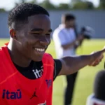 Endrick celebra gol da vitória sobre o Egito e exalta chance na Seleção