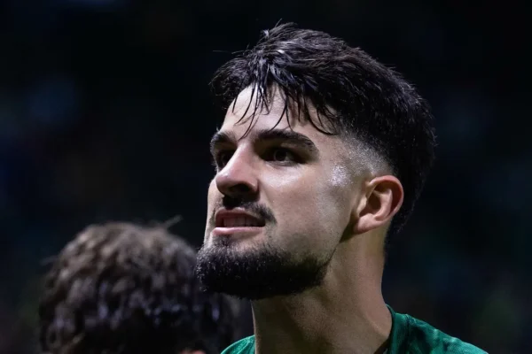 Palmeiras nega contato do Barcelona por Flaco López e se surpreende com rumor