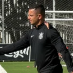 Corinthians fecha com Marlon Muniz, ex-Vasco, para reforçar preparação física