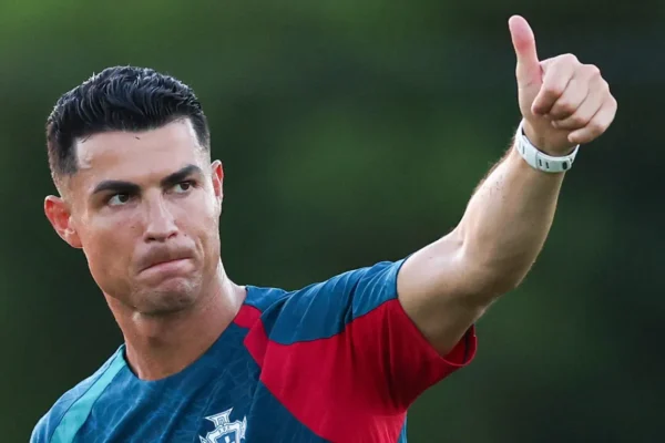 Portugal escala CR7 e poupa Rubén Dias contra RD Congo; veja time