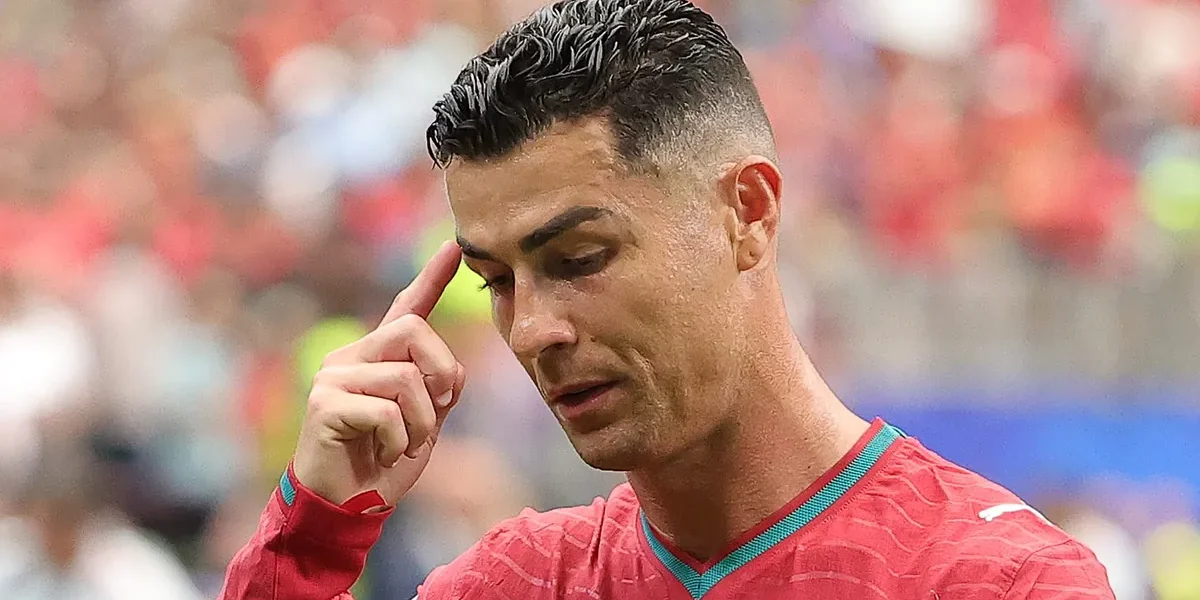 CR7 quebra silêncio após empate frustrante de Portugal na Copa: ‘Cabeça erguida’