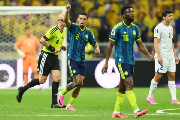 Luis Díaz decide, Colômbia vence Uzbequistão e assume liderança do grupo