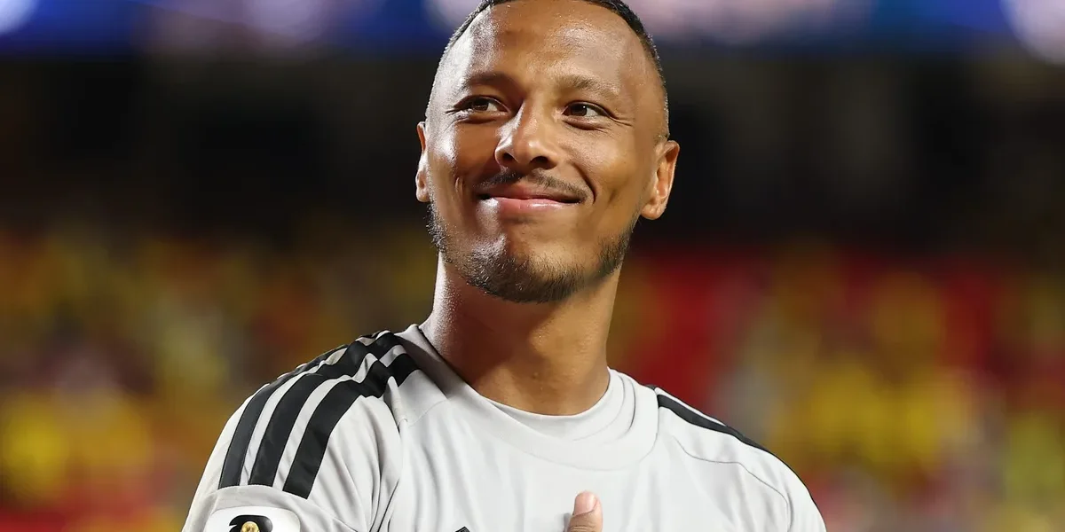 Eloy Room faz história: goleiro de Curaçau é eleito o melhor em campo contra o Equador