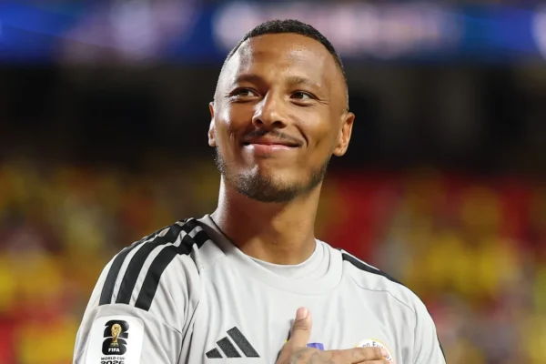 Eloy Room faz história: goleiro de Curaçau é eleito o melhor em campo contra o Equador