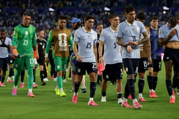 De la Cruz desabafa após Uruguai só empatar com Cabo Verde: ‘Engolir sapo’