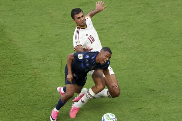 Varela brilha, De la Cruz apaga: Uruguai eliminado pela Espanha na Copa 2026
