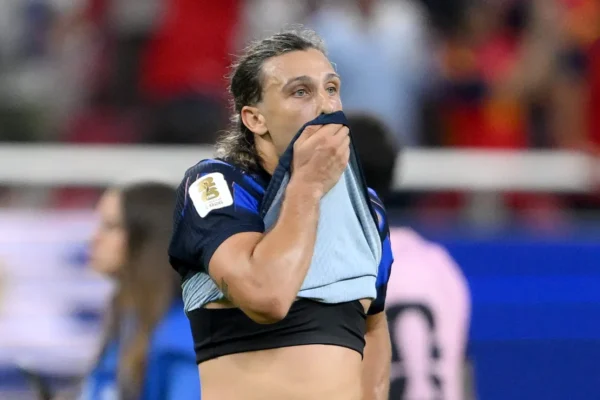 Canobbio desaba após vermelho e eliminação do Uruguai na Copa 2026