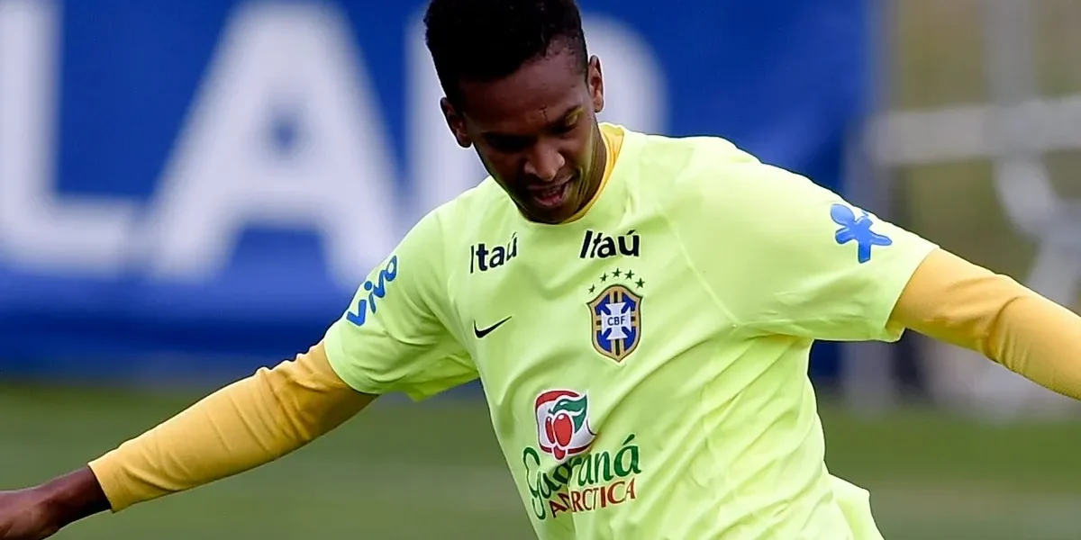 Jô aponta Endrick como favorito na briga pela camisa 9 da Seleção