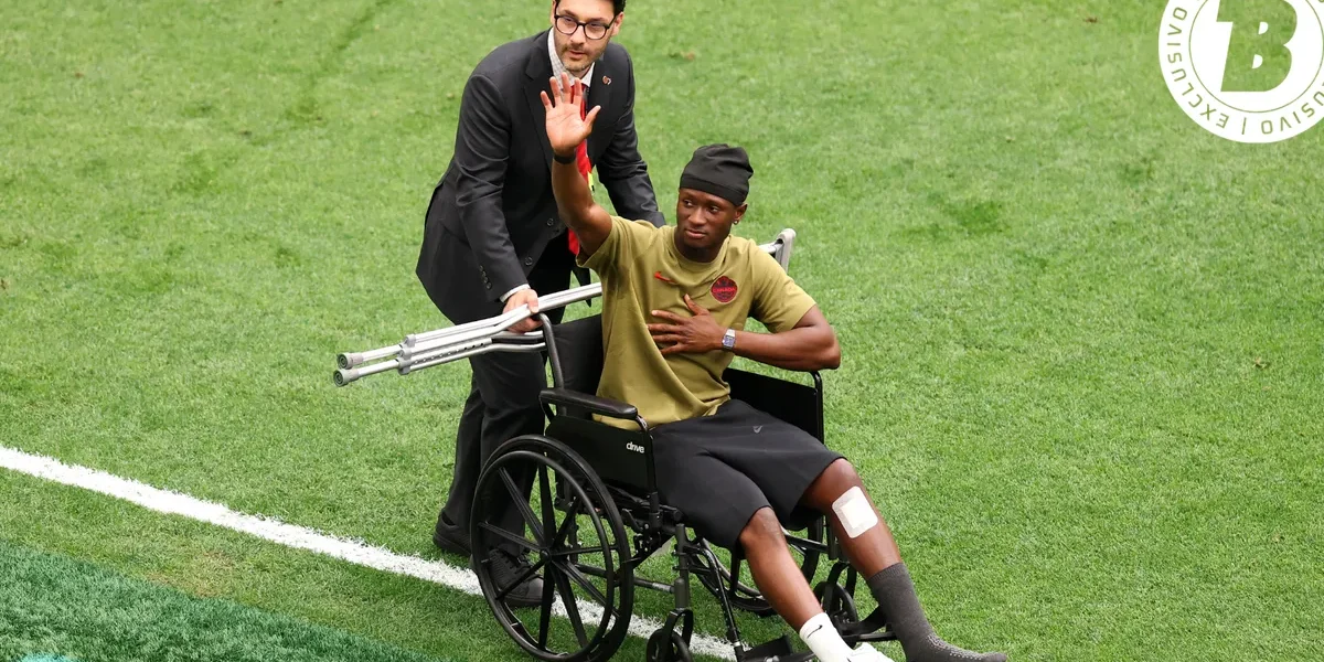Lesão de Ismaël Koné: especialista projeta volta em até 6 meses