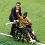 Lesão de Ismaël Koné: especialista projeta volta em até 6 meses
