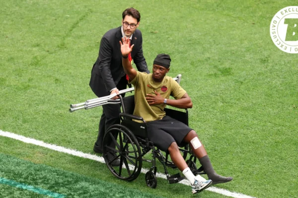 Lesão de Ismaël Koné: especialista projeta volta em até 6 meses