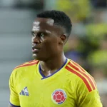 Jhon Arias, do Palmeiras, passa despercebido em vitória da Colômbia na Copa