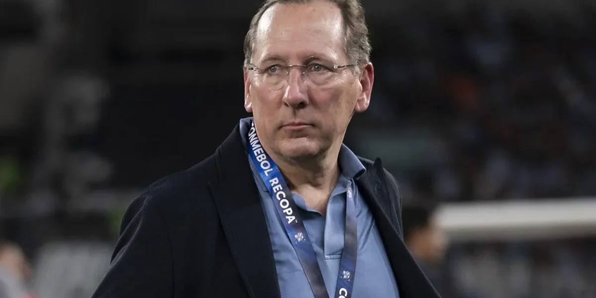 John Textor bate o pé: “Só saio do Botafogo arrastado”