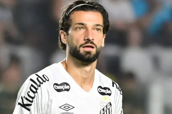 Cuca segura Lautaro Díaz no Santos: só libera após contratar substituto