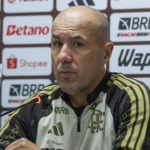 Leonardo Jardim aproveita pausa da Copa e prepara nova geração no Flamengo