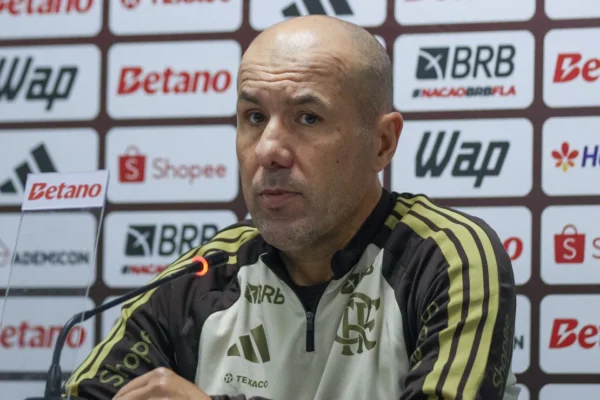 Leonardo Jardim aproveita pausa da Copa e prepara nova geração no Flamengo
