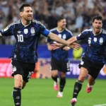 Messi entra no 2º tempo, faz golaço de falta e quebra recorde histórico na Copa