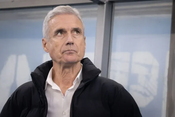 Luís Castro desaba sobre saída do Botafogo: ‘Não merecia aquilo’