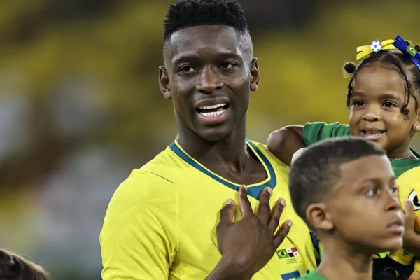 Luiz Henrique revela ansiedade e celebra empate do Brasil na estreia da Copa
