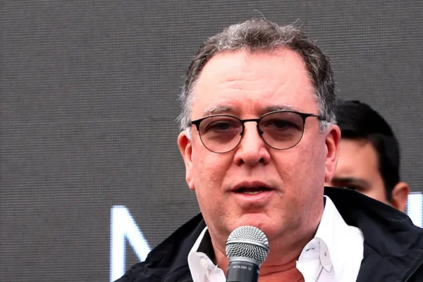 Eleição no Santos: Marcelo Teixeira cogita desistir e Neymar pai já foi avisado
