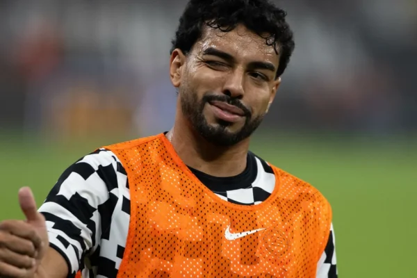 Bidu: Pausa da Copa é chance para Corinthians evoluir com Diniz