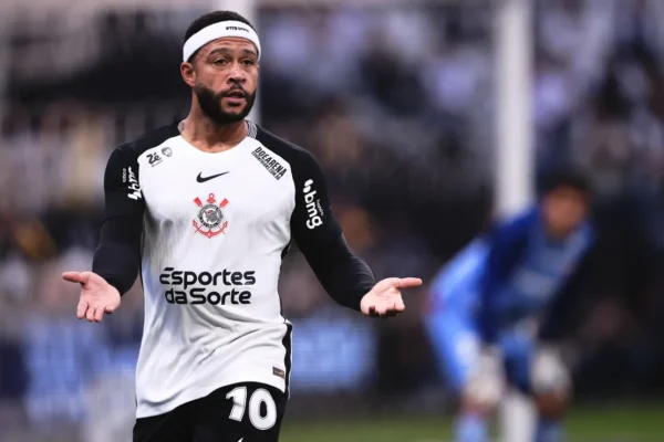 Corinthians: Stabile admite esperar resposta de Memphis sobre renovação