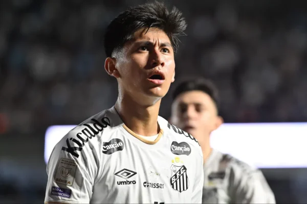 Santos e Miguelito: renovação pode sair ainda em junho