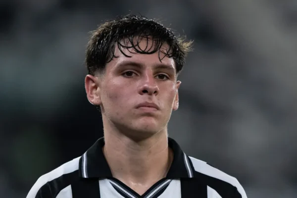 Joia argentina do Botafogo, Montoro está de malas prontas para a Europa