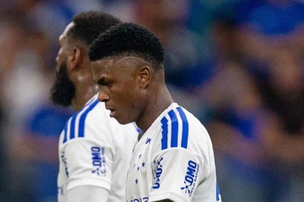 Villarreal desperdiça chances e Cruzeiro só empata com Fluminense