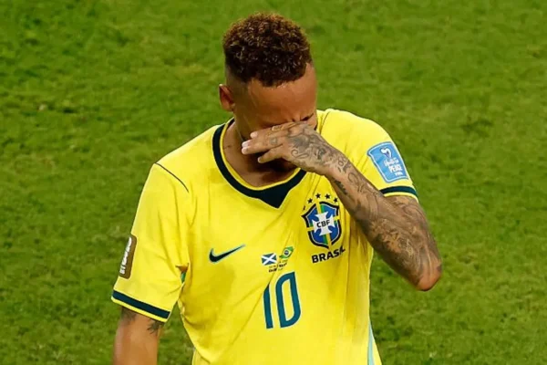 Neymar curte folga em NY e detalhe em foto gera burburinho na web