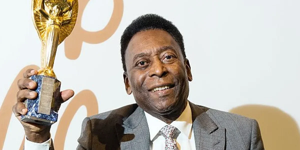 Azteca abre Copa de 2026 com tributo a Pelé e à Seleção de 70