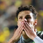 Raphael Veiga não convence no México e pode voltar ao Palmeiras em 2027