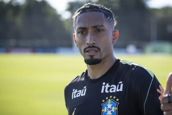 Raphinha pede apoio da torcida após vitória do Brasil sobre o Egito