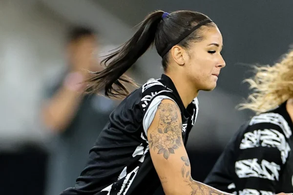 Thaynara garante Botafogo focado: “Cabeça no lugar” para segundo semestre