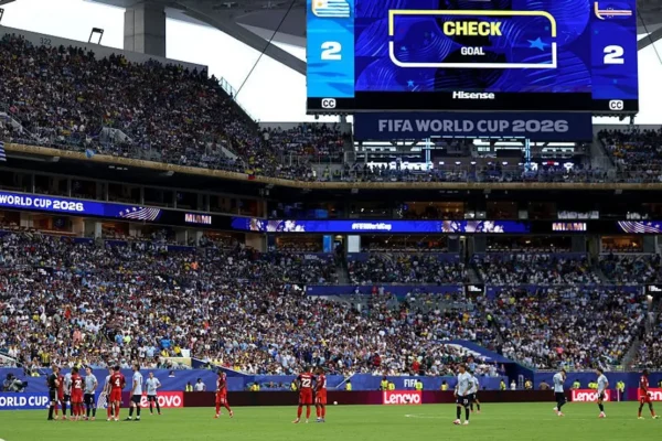 Argentino é expulso do Hard Rock Stadium após provocar torcida uruguaia