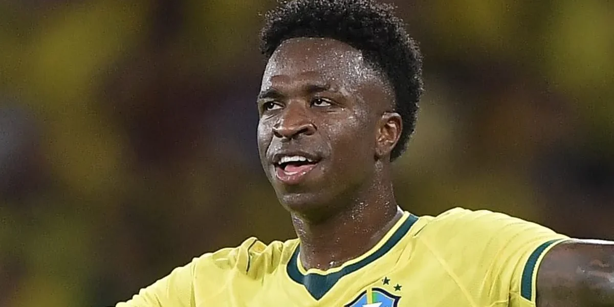 Vini Jr vira ídolo até dos rivais: jogadores do Panamá fazem fila por foto
