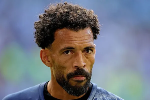 Athletic-MG de olho: Vozinha, goleiro de 40 anos que brilhou na Copa, é alvo para Série B