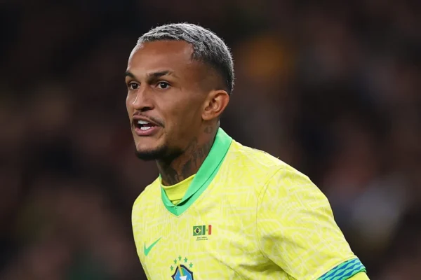 Lesão de Wesley une Seleção: grupo promete jogar por ele no Mundial