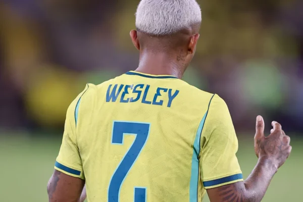 Wesley quebra silêncio após corte da Copa e manda recado de superação