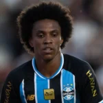 Willian desmente boatos de saída do Grêmio e encerra polêmica nas redes