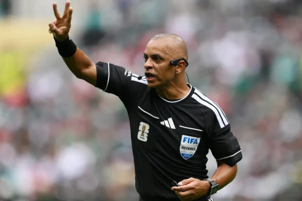 Wilton Pereira Sampaio brilha na Copa e ganha elogios em Noruega x Senegal