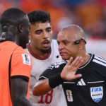 Wilton Sampaio troca cartões por diálogo em Holanda x Marrocos na Copa