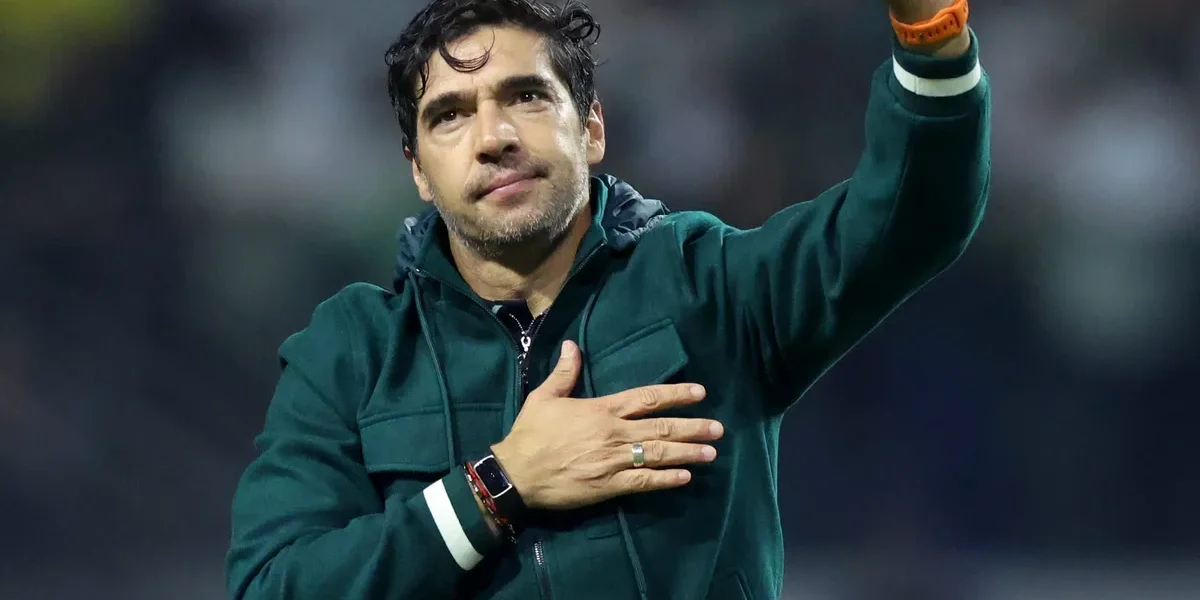 Abel Ferreira no Fulham? André Hernan descarta saída antes de 2027