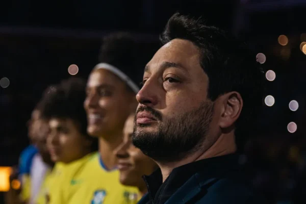 Arthur Elias vibra com virada do Brasil sobre os EUA: ‘Confiar no trabalho’