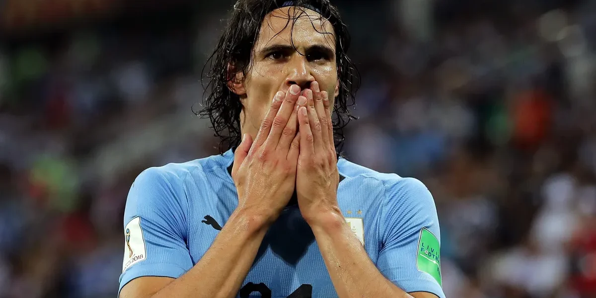 Cavani fora da Copa: cirurgia na coluna, mas não é o fim da carreira